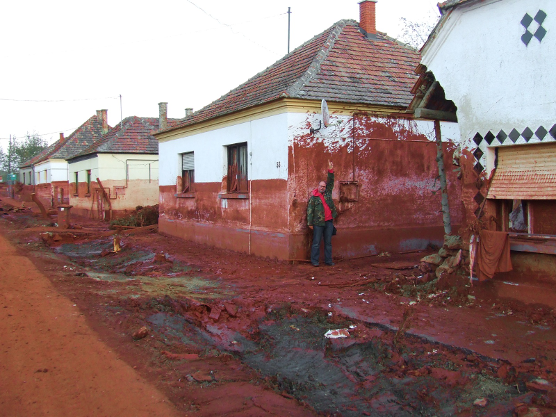Illustration for article titled How We Helped Hungary's Toxic Sludge Victims